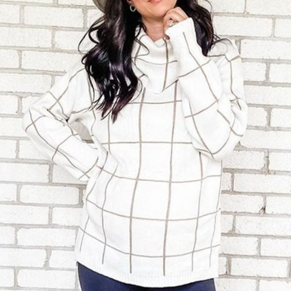 ON THE GRID TURTLENECK SWEATER - Picture 8 of 8
